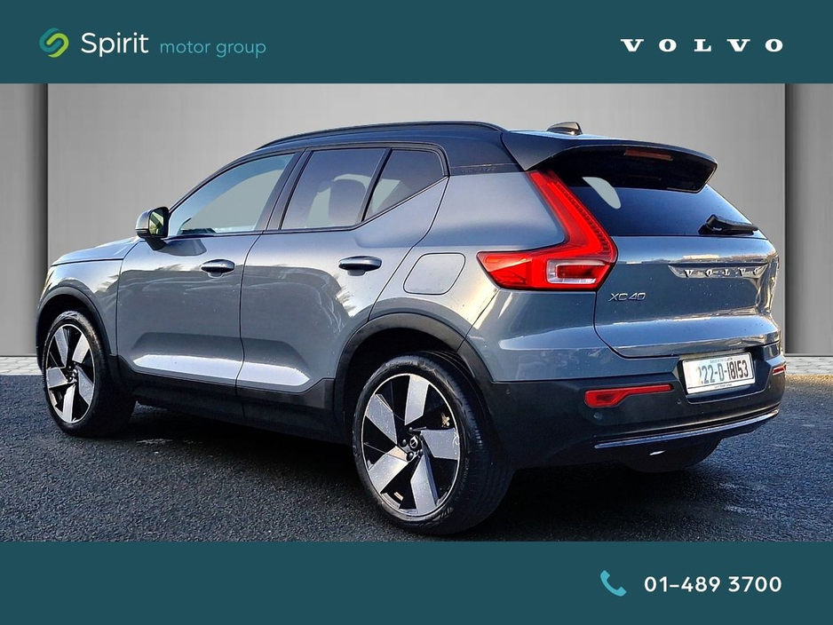 2022 Volvo XC40 - image 2