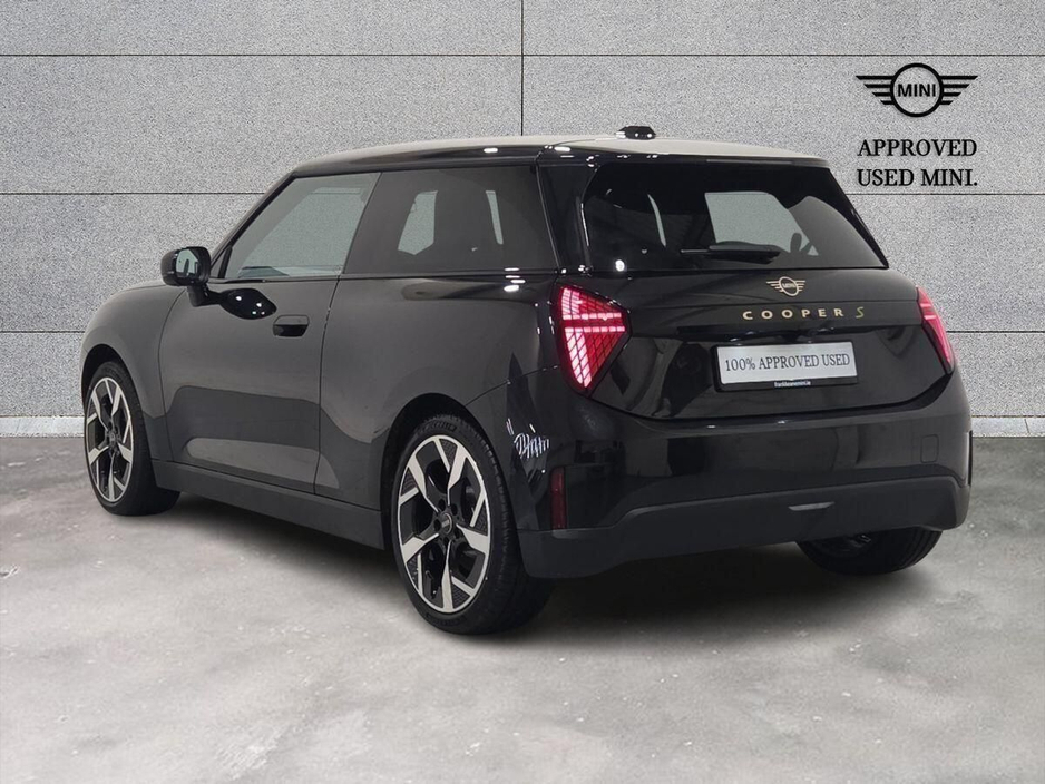 2026 MINI Hatch - image 2