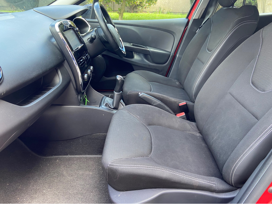 2015 Renault Clio - image 8