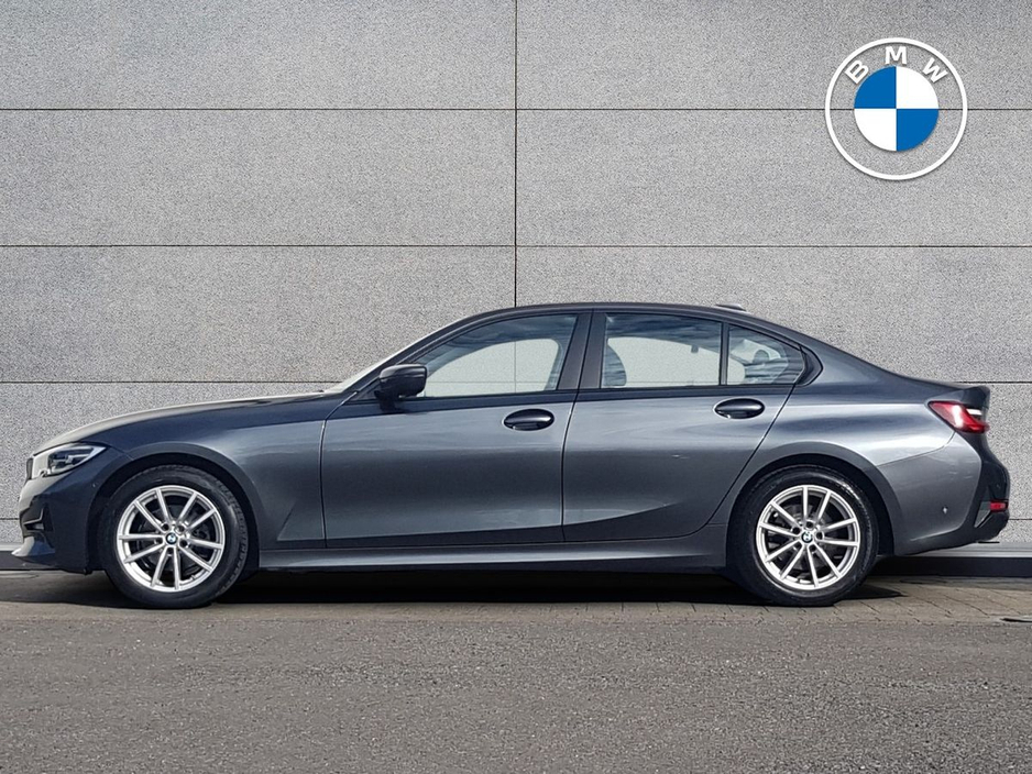 2021 BMW 3 Series - image 3