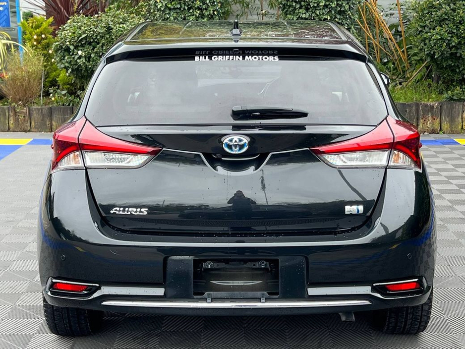 2016 Toyota Auris - image 16