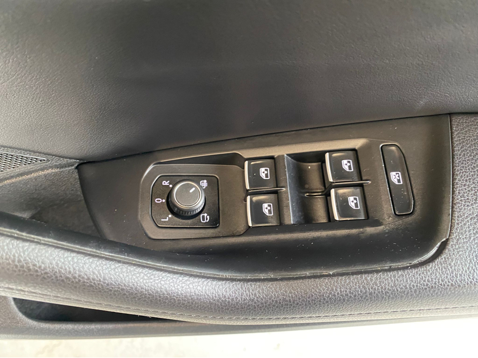 2018 Volkswagen Passat - image 22