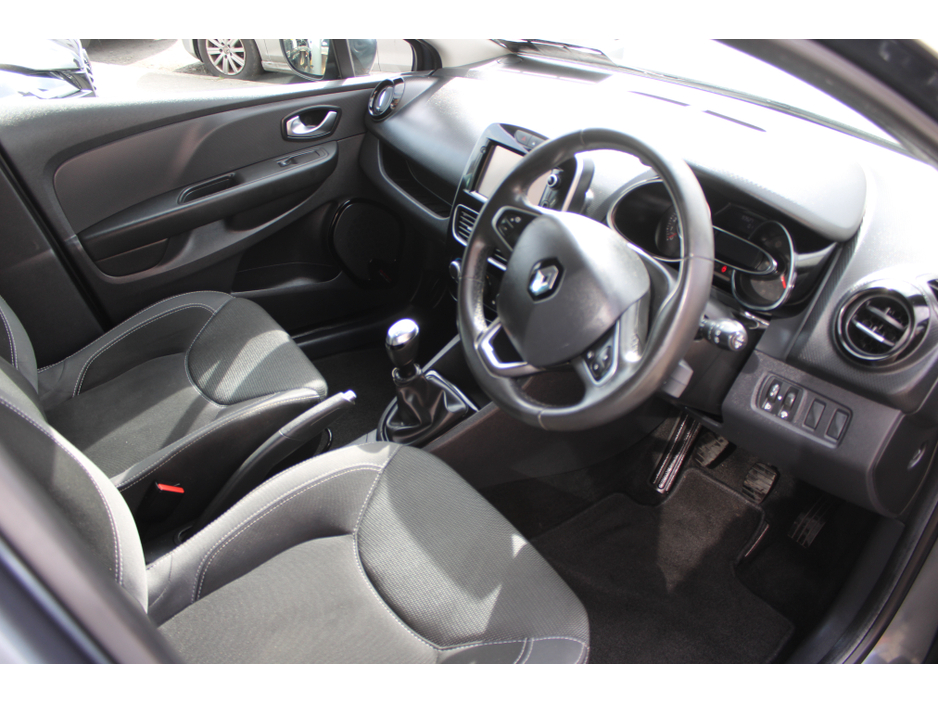 2018 Renault Clio - image 5