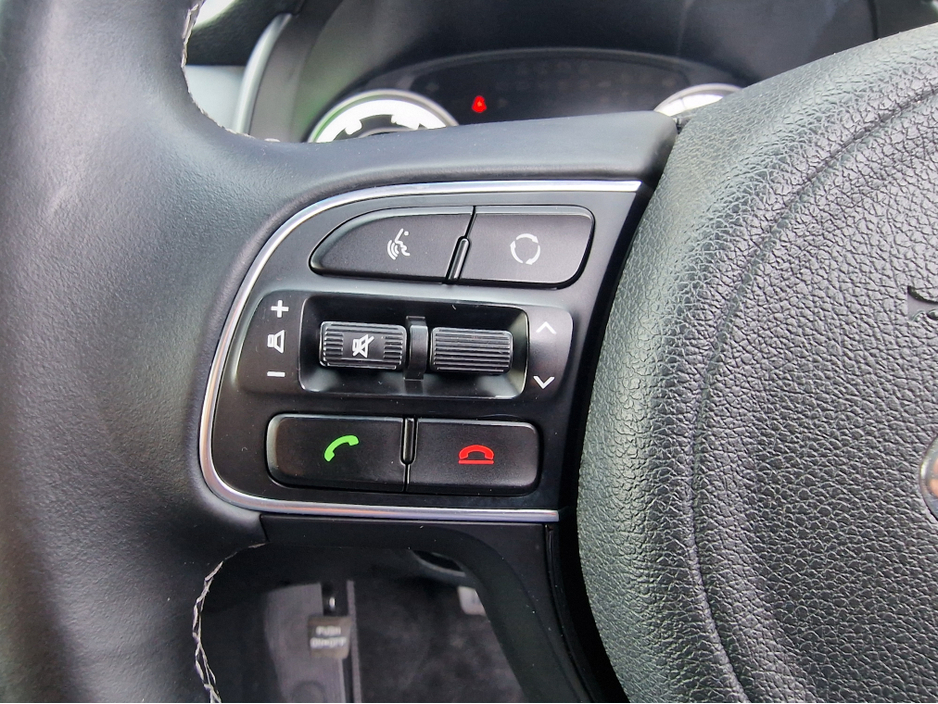 2019 Kia Niro - image 17