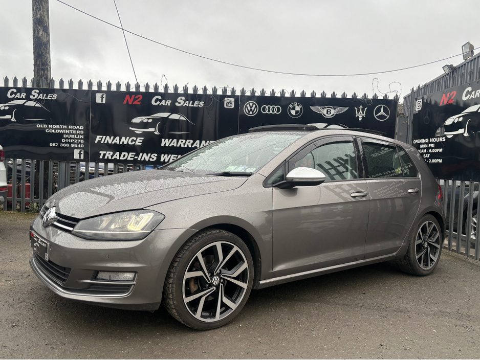 2014 Volkswagen Golf - image 8