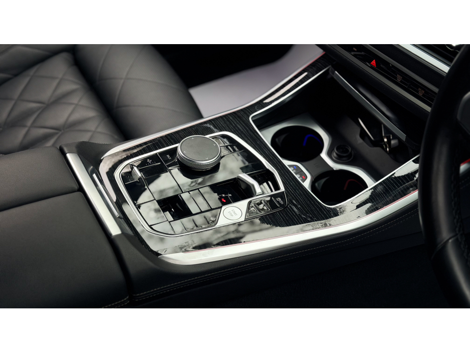 2023 BMW X5 - image 12