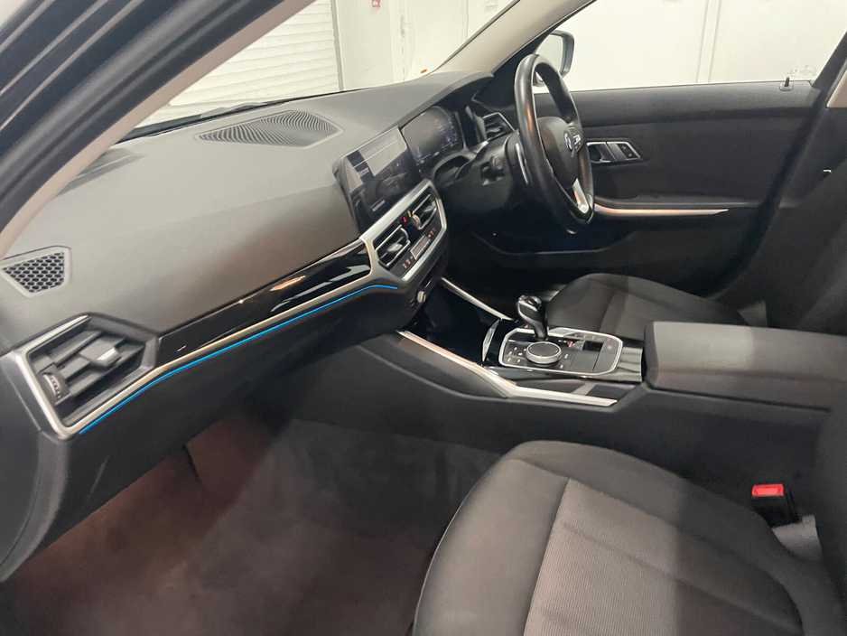 2022 BMW 3 Series  €23,995