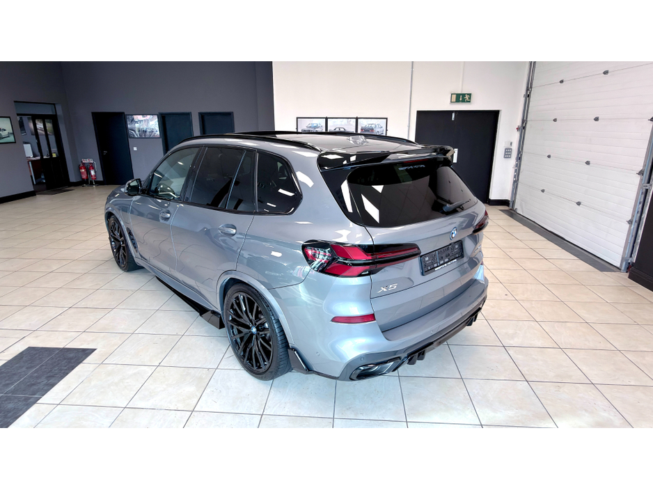 2024 BMW X5 - image 28