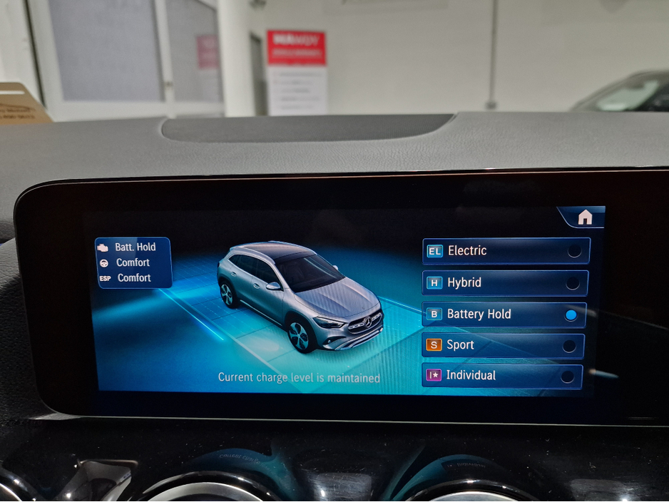 2023 Mercedes-Benz GLA Class 250E AMG LINE PREMIUM (PLUG IN HYBRID) AUTOMATIC **ONE OWNER / APPLE CARPLAY & ANDROID AUTO / BLIND SPOT ASSIST / HEATED FRONT SEATS / SAT NAV / REVERSE CAMERA / WIRELESS PHONE CHARGING** €40,900