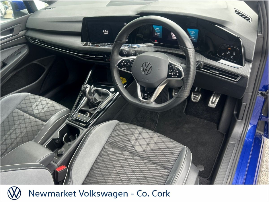 2024 Volkswagen Golf - image 4