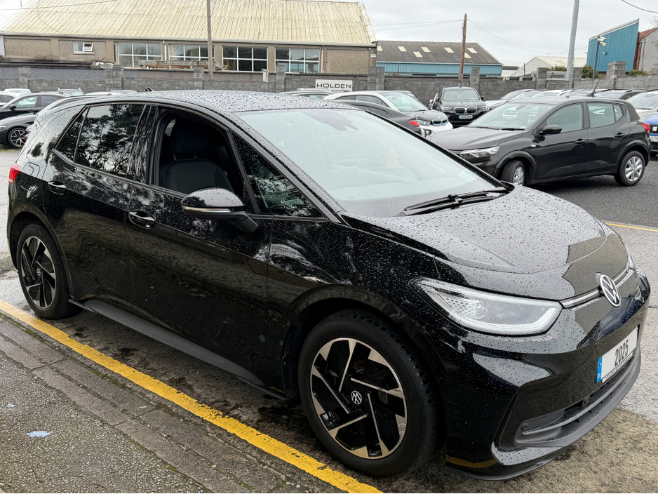 2025 Volkswagen ID.3 - image 7