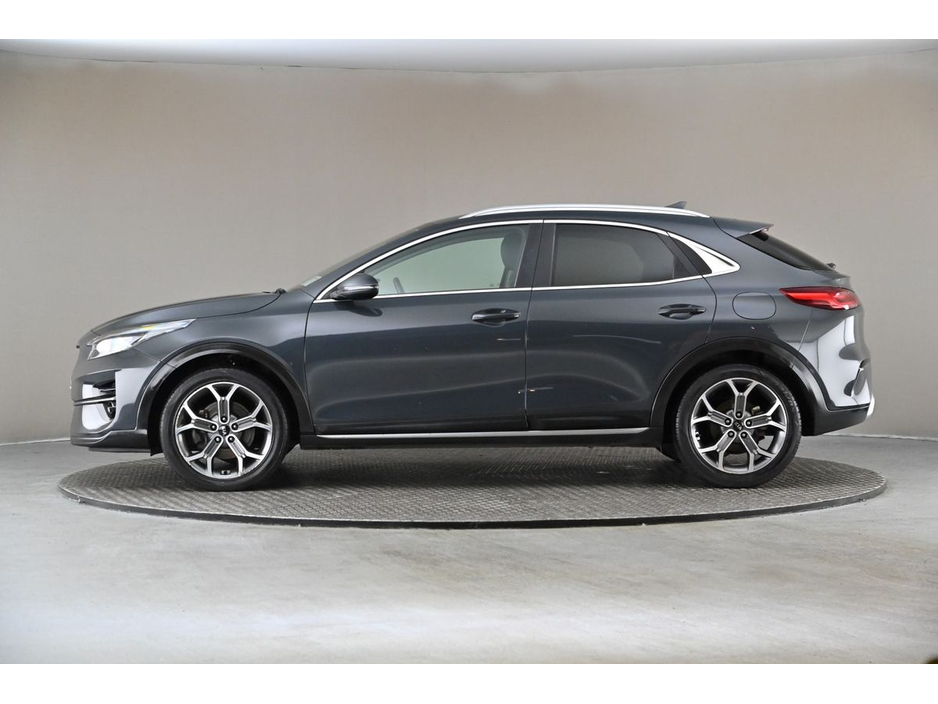 2020 Kia XCeed - image 5