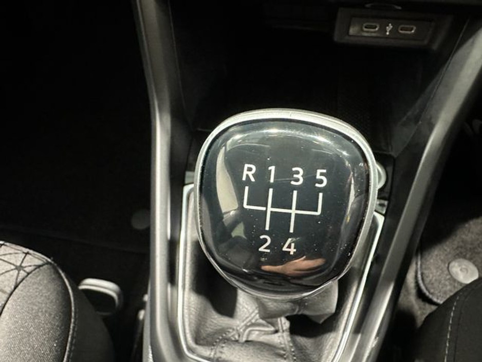 2023 Volkswagen T-Cross - image 23