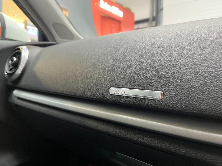 2017 Audi A3 2017 AUDI A3 TFSI SPORTBACK 1.4 AUTOMATIC / CRUISE CONTROL / REVERSE CAMERA AND MORE