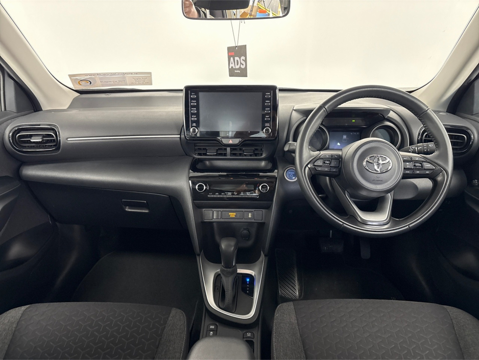 2023 Toyota Yaris Cross - image 14