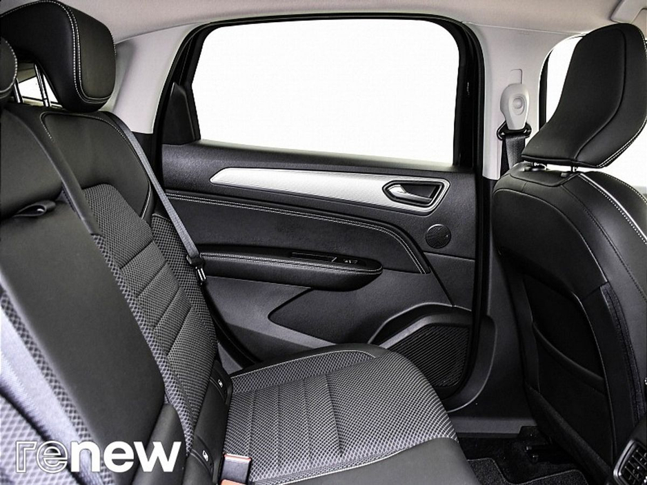 2022 Renault Arkana - image 13