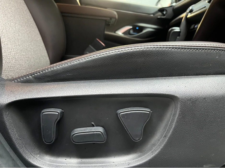 2022 Toyota Yaris Cross €26950 2022 TOYOTA YARIS CROSS 1.5L HYBRID / 89K KMS / ADAPTIVE CRUISE CONTROL, HEATED SEATS, REVERSE CAMERA & MORE €26,950