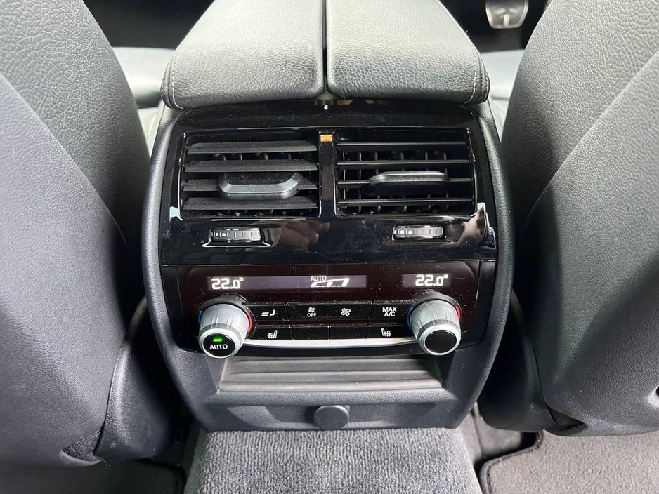 2018 BMW 5 Series - image 15