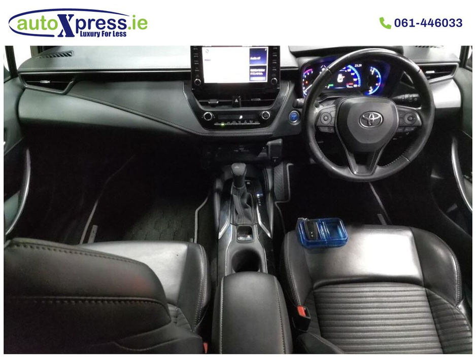 2021 Toyota Corolla - image 2