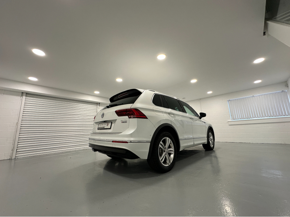 2019 Volkswagen Tiguan (191) TIGUAN 2.0TID R LINE DSG 4 MOTION LOW KMS VW/AUDI SPECIALISTS WWW.DENISDARCYCARS.IE €31,950