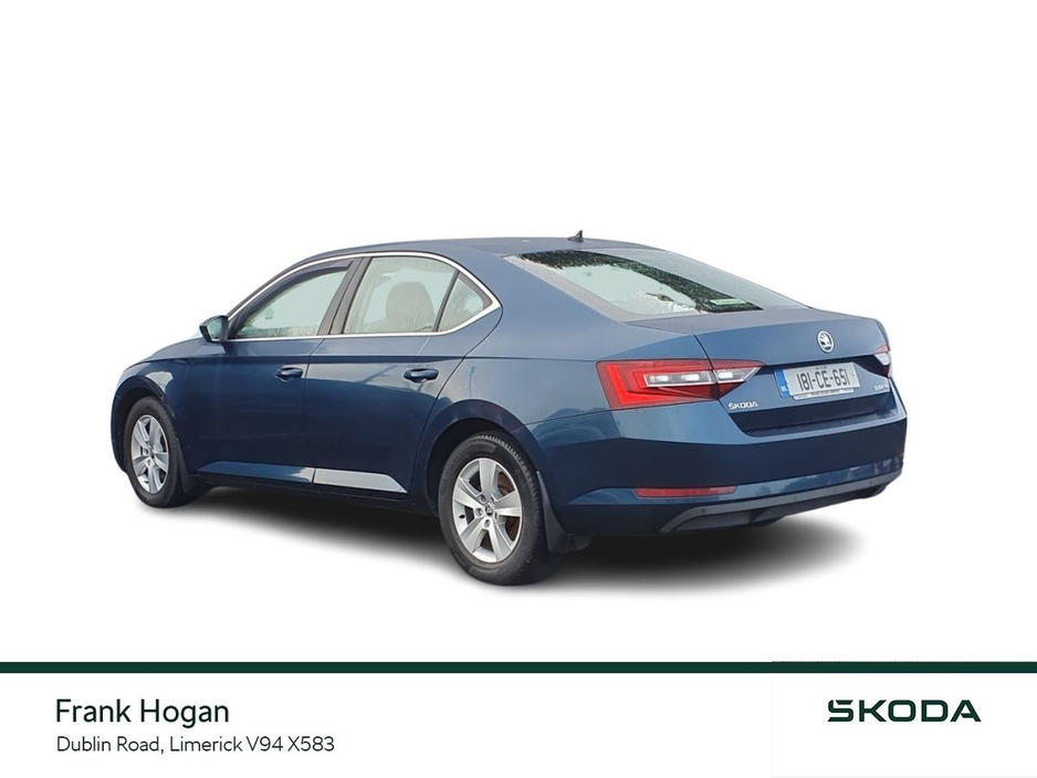 2018 Skoda Superb - image 3
