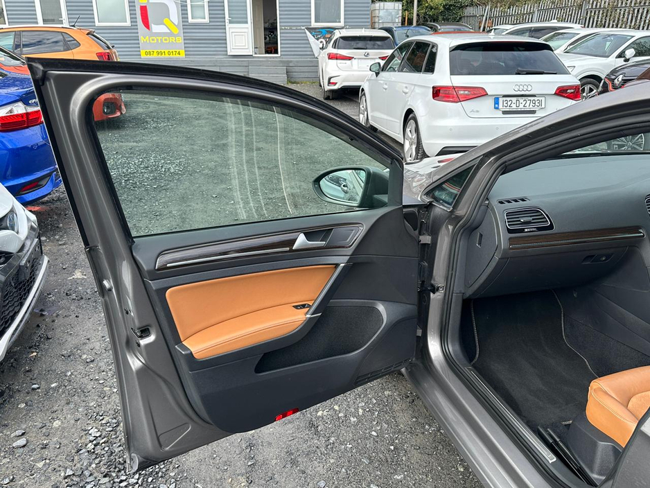 2014 Volkswagen Golf - image 12