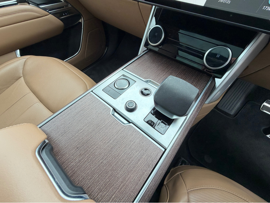 2023 Land Rover Range Rover - image 22