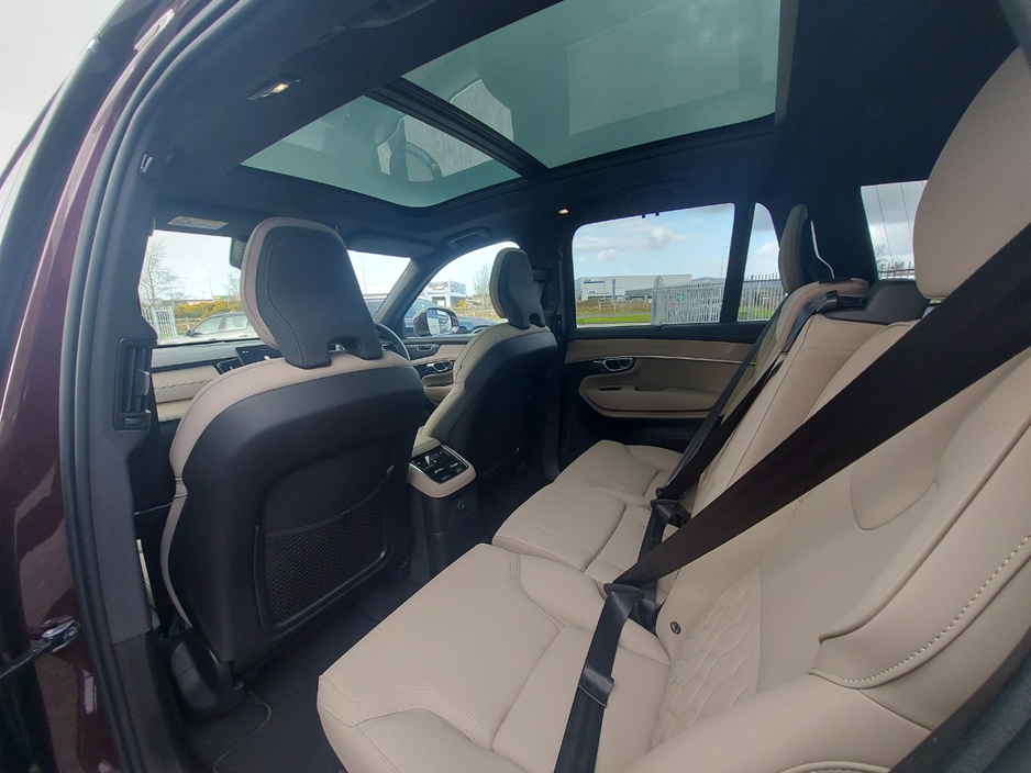 2026 Volvo XC90 - image 27
