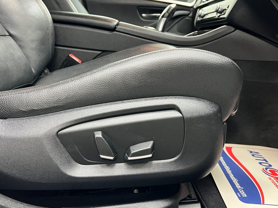 2016 BMW 5 Series - image 33