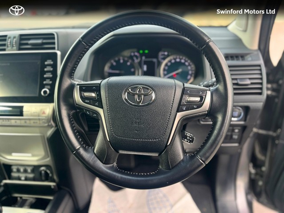 2023 Toyota Landcruiser - image 8