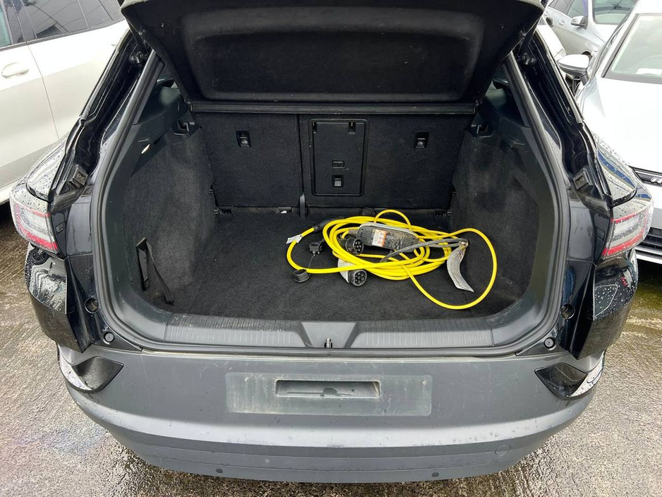 2023 Volkswagen ID.4 LIFE 77KWH // APPLE CARPLAY/ANDROID AUTO // REVERSE CAMERA // HEATED MULTIFUNCTION STEERING WHEEL €20,950