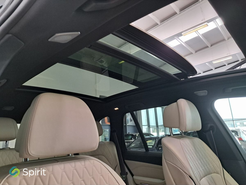 2022 BMW X5 - image 17