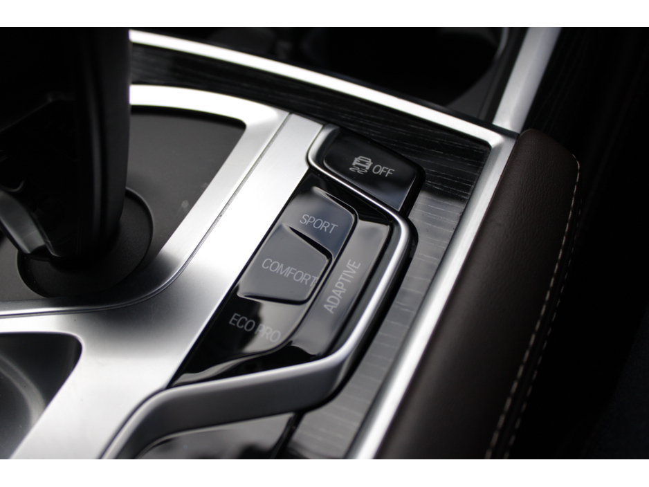 2019 BMW 7 Series - image 18