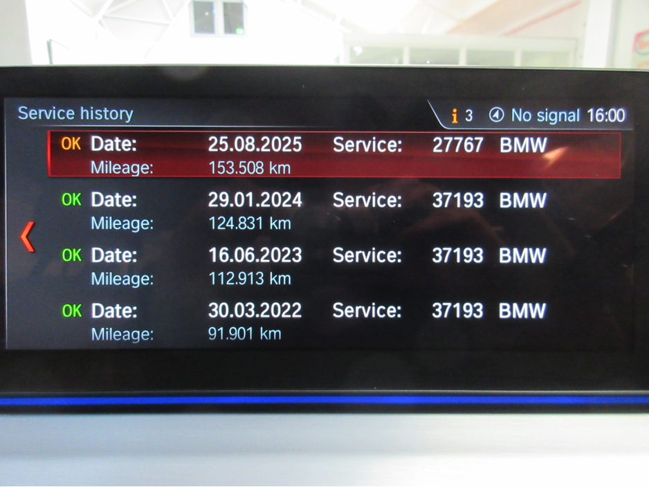 2018 BMW 5 Series - image 18