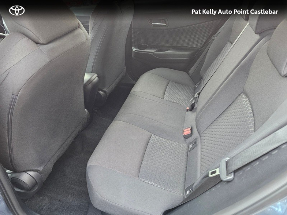 2021 Toyota C-HR - image 7