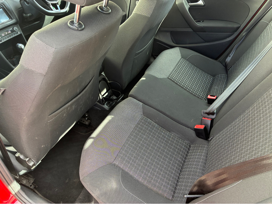 2016 Volkswagen Polo - image 11