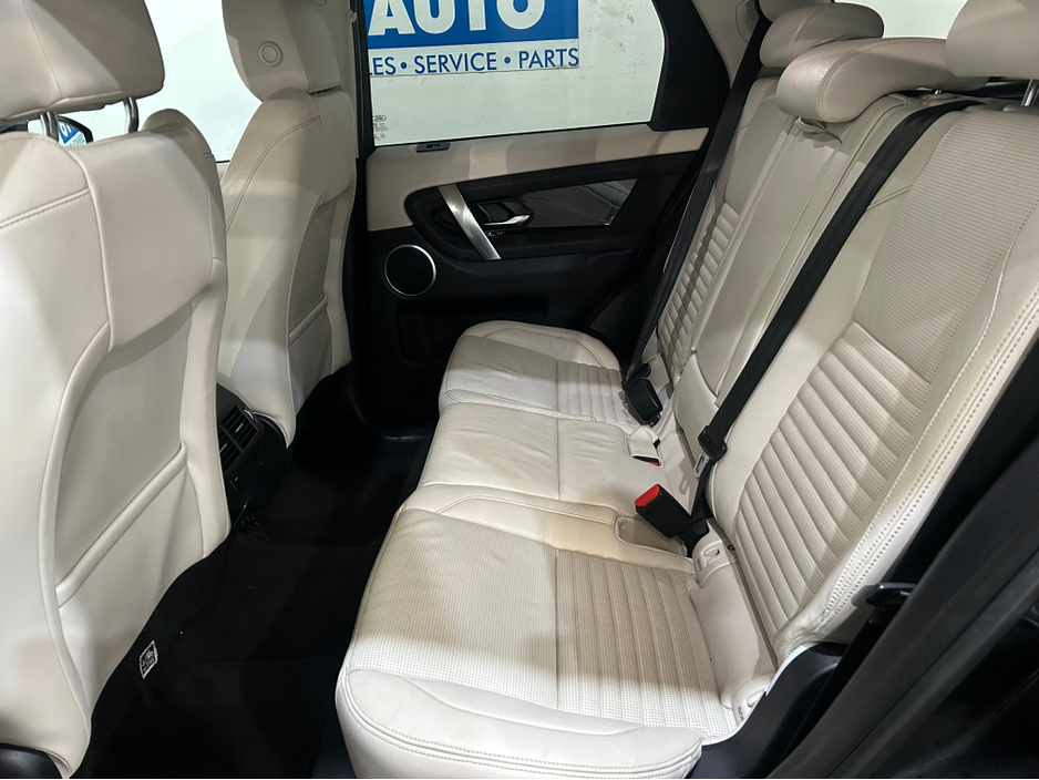 2022 Land Rover Discovery Sport - image 9