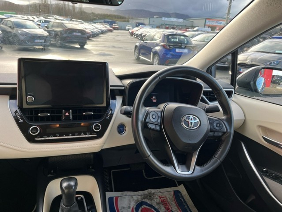 2022 Toyota Corolla - image 9