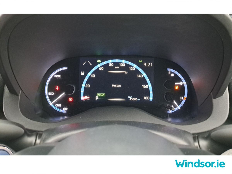 2023 Toyota Yaris Cross - image 21