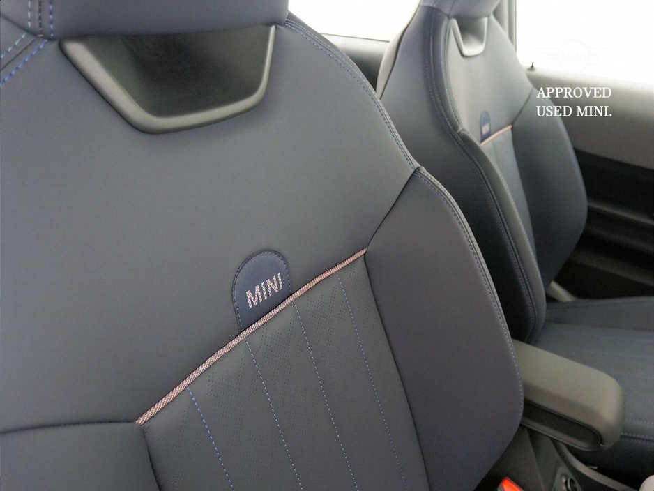 2024 MINI Hatch Cooper C 3 Door €34,900