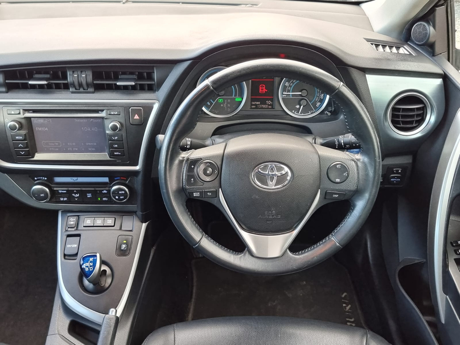 2014 Toyota Auris - image 22
