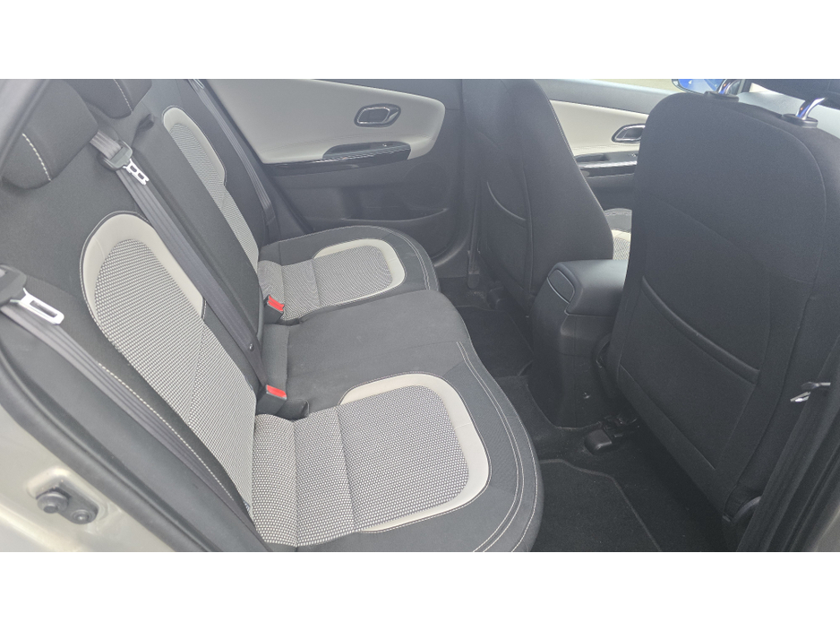 2017 Kia Ceed - image 5