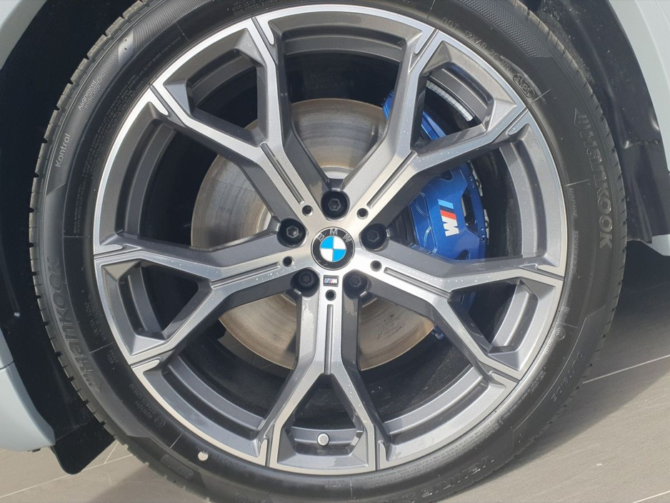 2026 BMW X5 - image 6