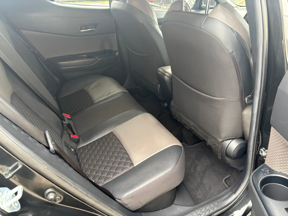 2022 Toyota C-HR - image 8