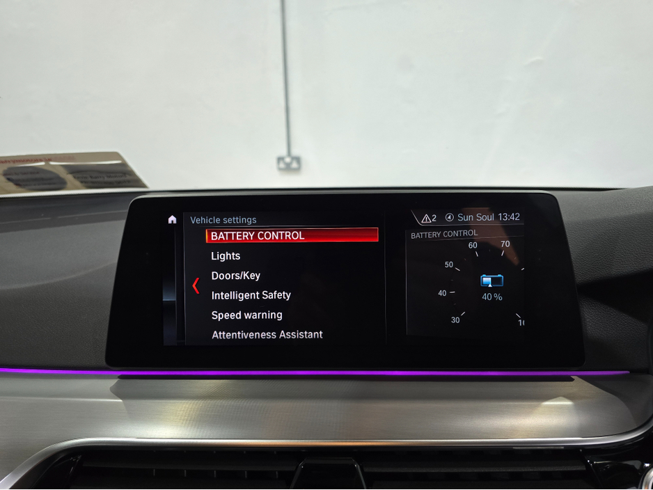 2018 BMW 5 Series - image 18