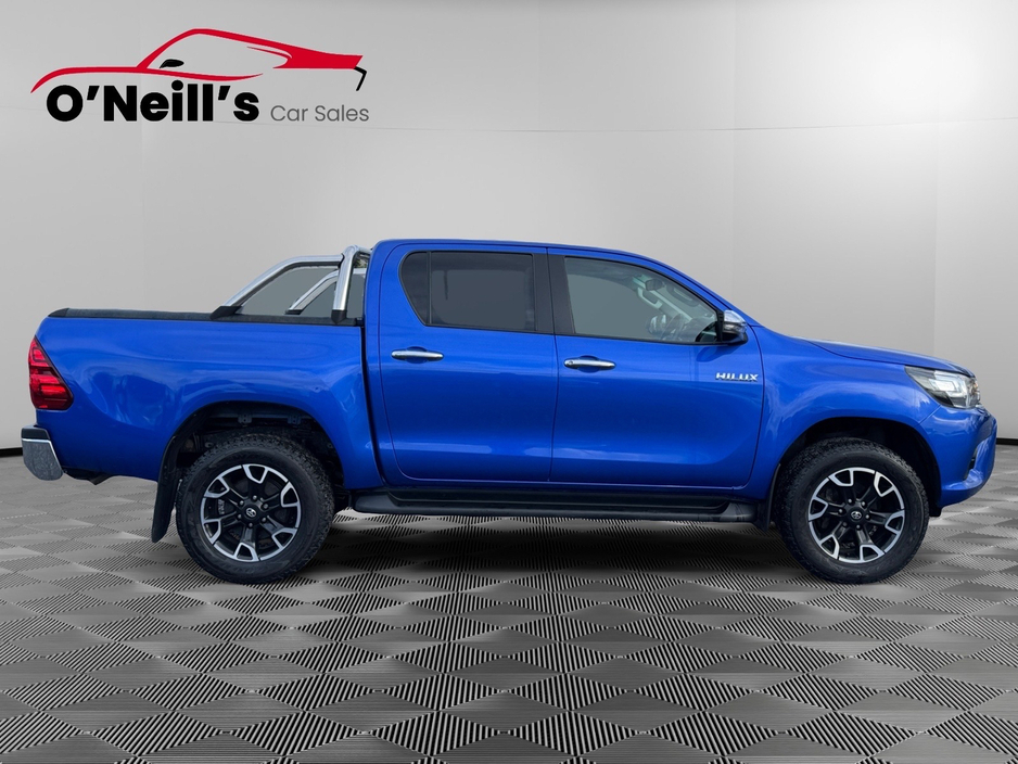 2018 Toyota Hilux - image 2