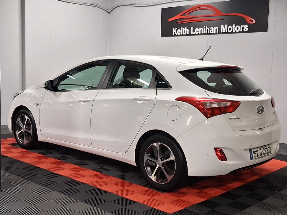 2016 Hyundai i30 - image 3