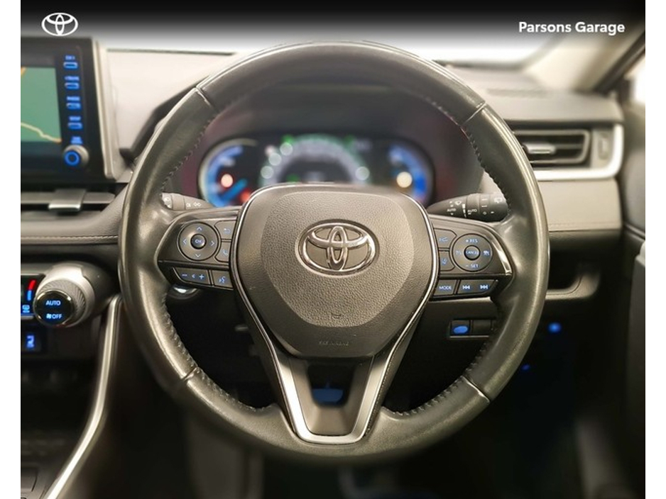 2022 Toyota Rav4 - image 9