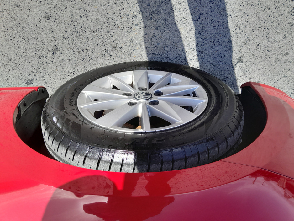 2018 Volkswagen Golf - image 9