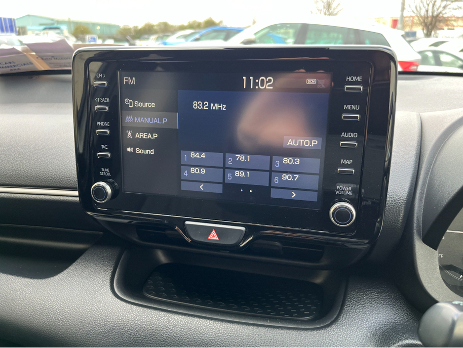 2020 Toyota Yaris - image 18